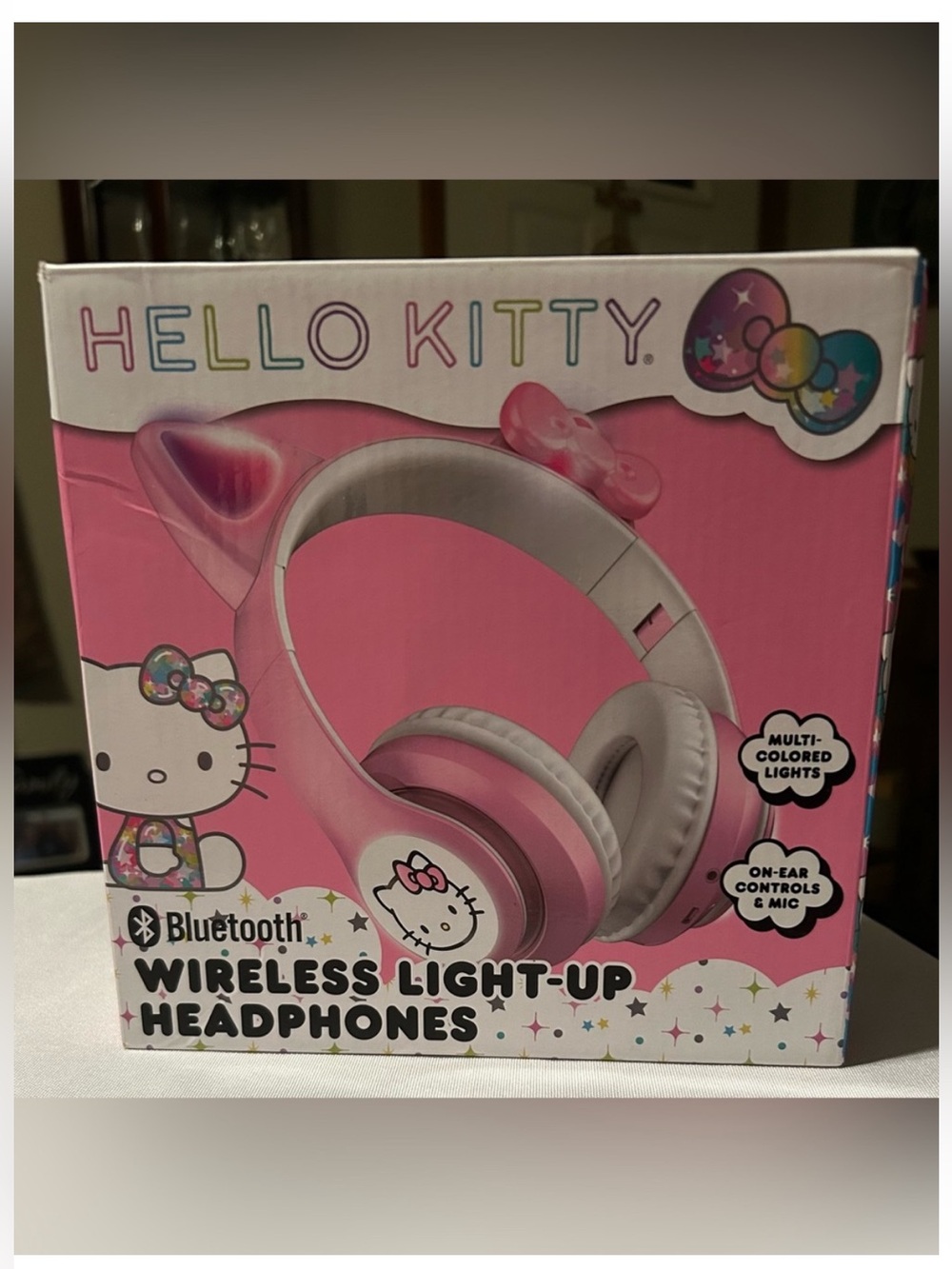 Hello Kitty Pink & White Wireless Light-Up Cat Ear Headphones New in Box
